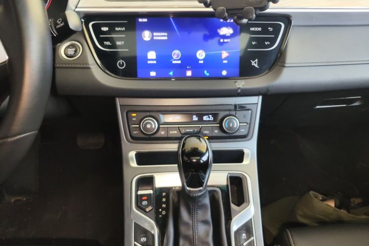 GEELY Emgrand 2019 #13 GEELY Emgrand 2019 car image #13