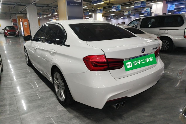 BMW 3 Series 2019 immagine di auto #5
