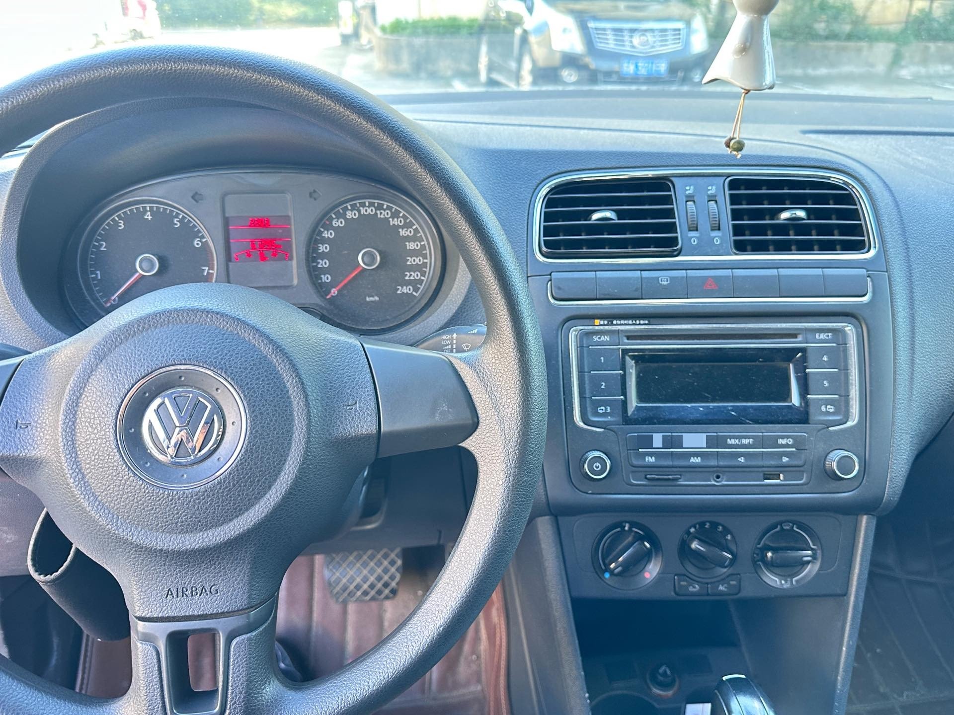 2012 imagem de carro #5