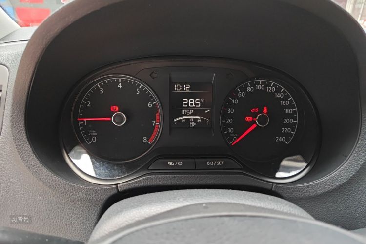 Volkswagen Polo 2017 car image #13
