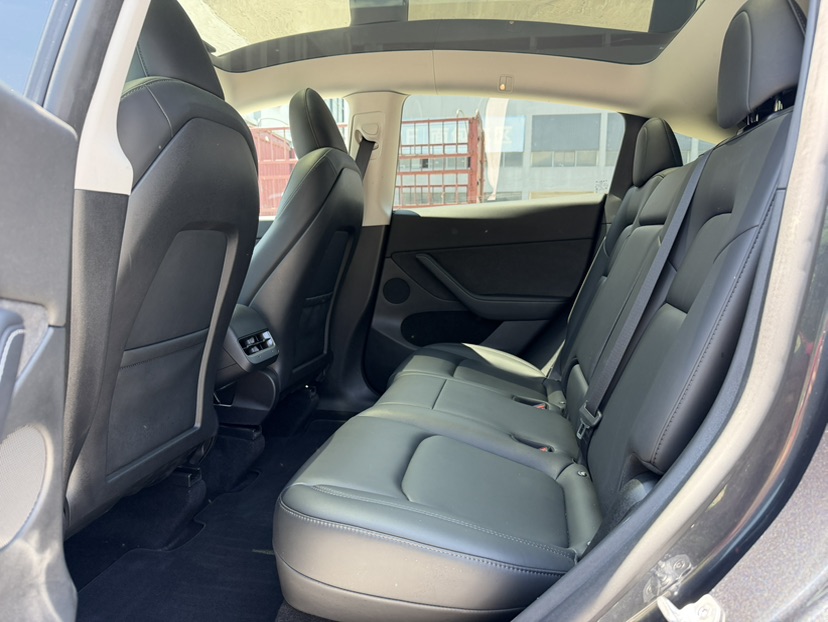 Tesla Model Y 2024 car image #5
