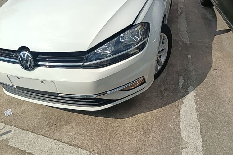 Volkswagen Golf 2018 car image #23