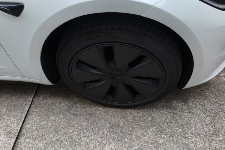 Tesla Model 3 2025 car image #9