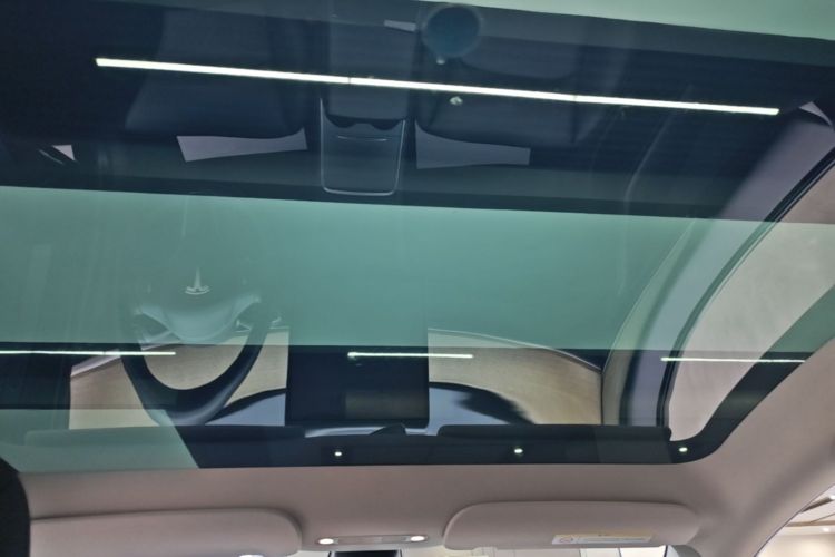 Tesla Model Y 2022 #18 Tesla Model Y 2022 car image #18