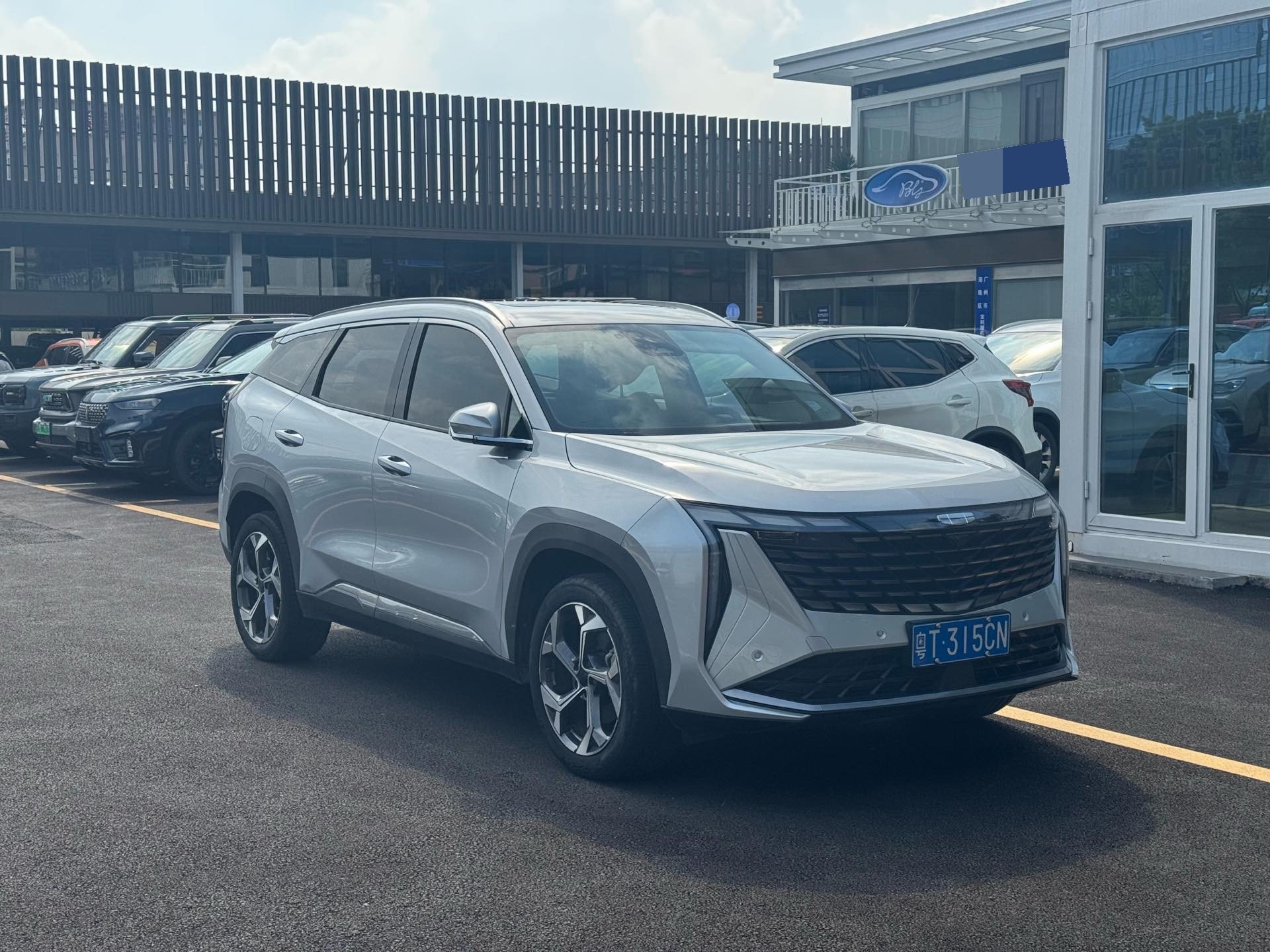 GEELY Boyue L 2023 car image #2