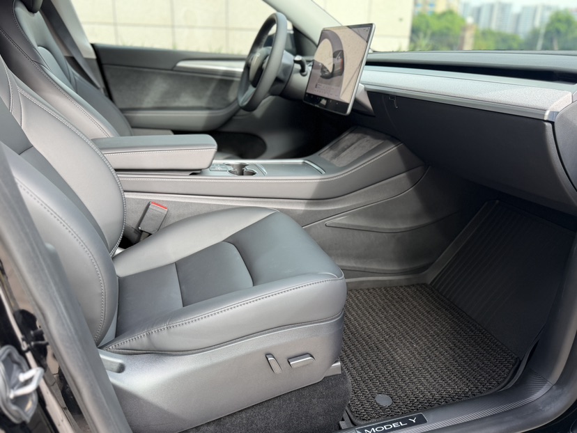 Tesla Model Y 2023 #12 Tesla Model Y 2023 car image #12