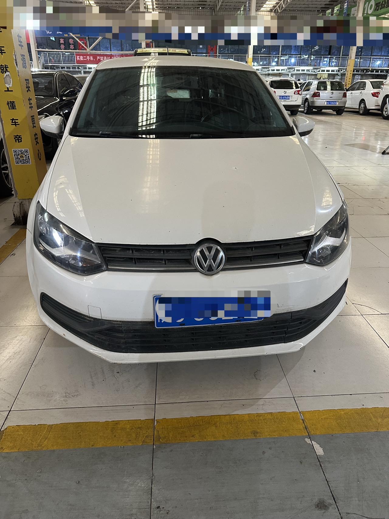 Volkswagen Polo 2015 car image 