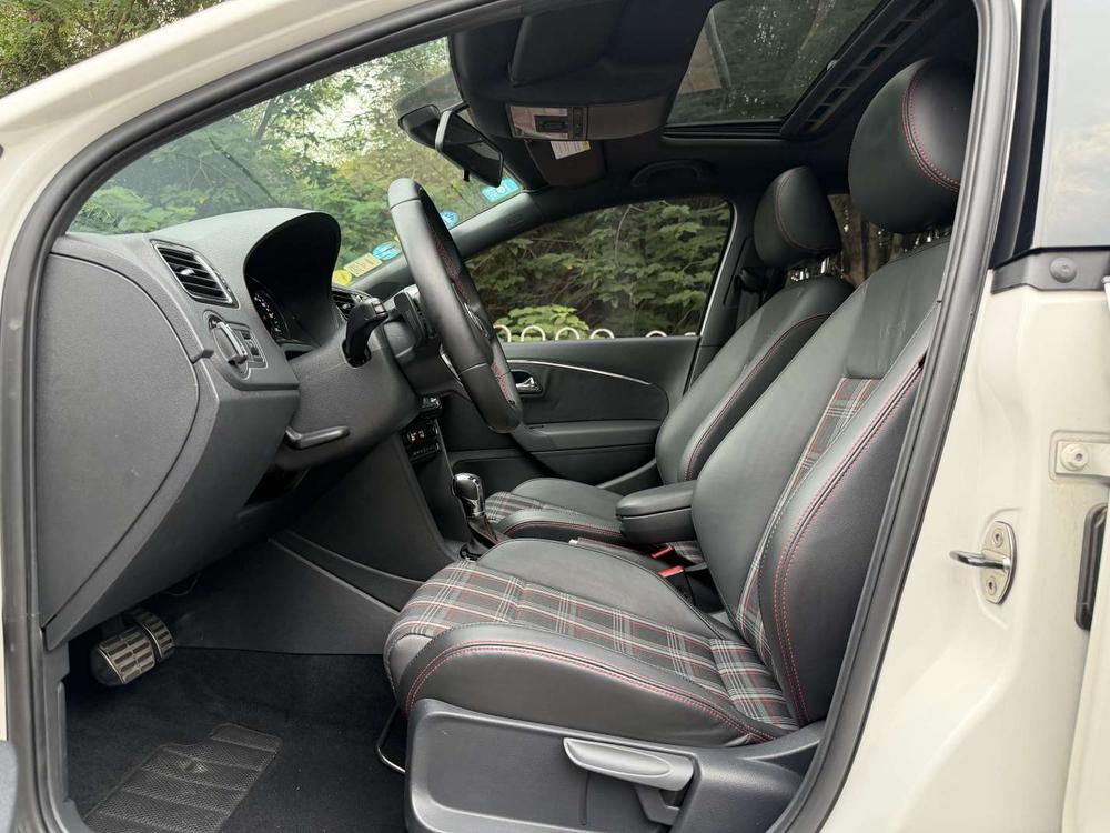 Volkswagen Polo 2016 car image #15
