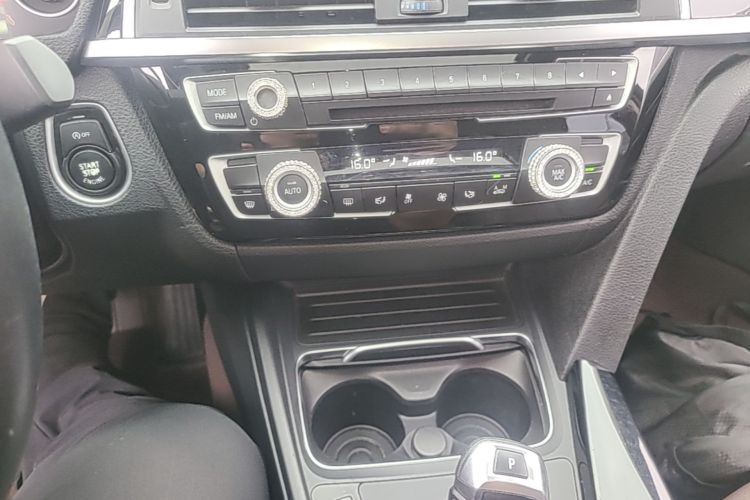 BMW 3 Series 2019 image de voiture #13
