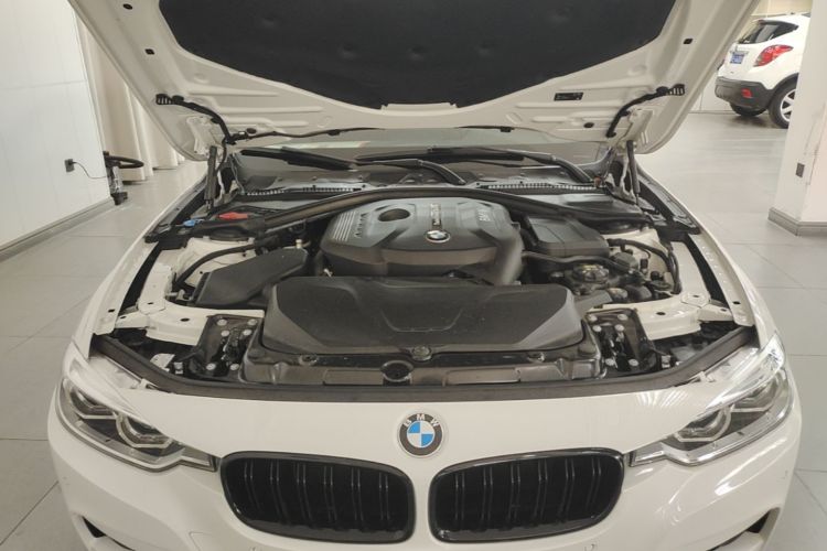 BMW 3 Series 2018 #20 BMW 3 Series 2018 car image #20