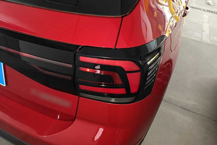 Volkswagen T-Cross 2019 car image #8
