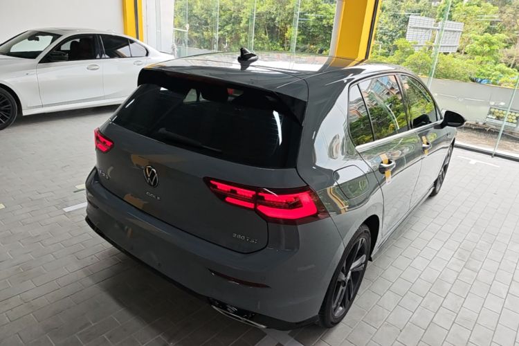 Volkswagen Golf 2021 car image #7