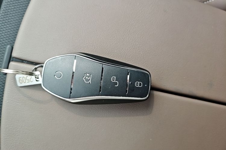 BYD Han 2024 #9 BYD Han 2024 car image #9