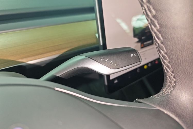 Tesla Model Y 2022 immagine di auto #14