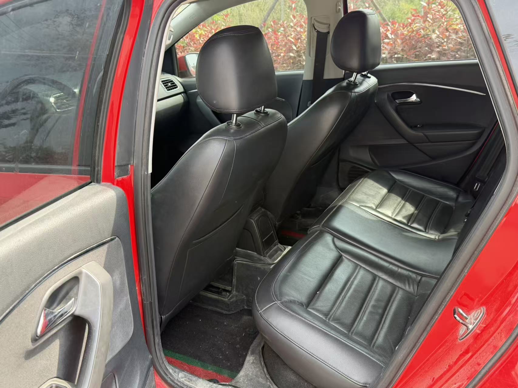Volkswagen Polo 2015 car image #4