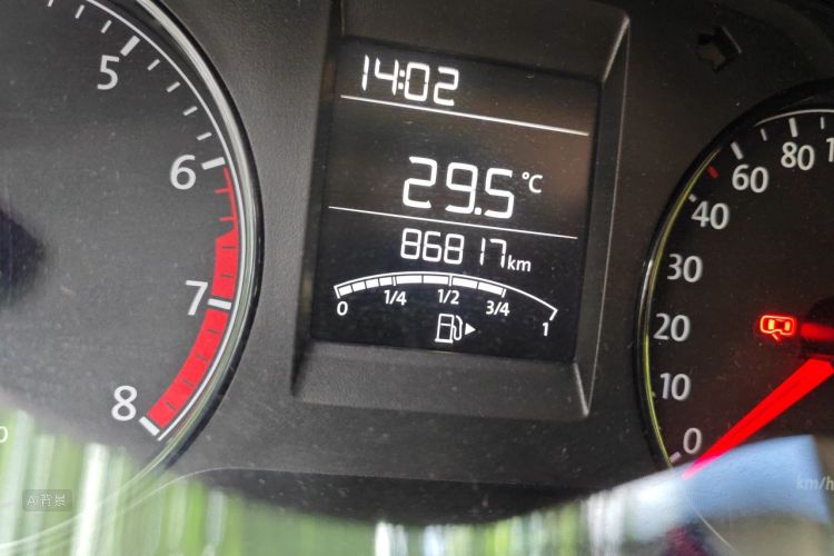 Volkswagen Polo 2015 car image #14