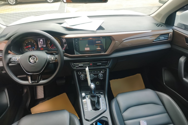 Volkswagen Tharu 2020 car image #11