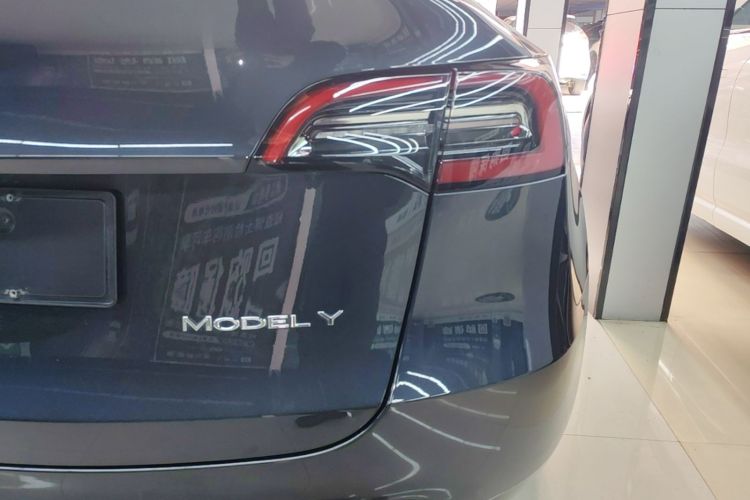 Tesla Model Y 2024 #8 Tesla Model Y 2024 immagine di auto #8