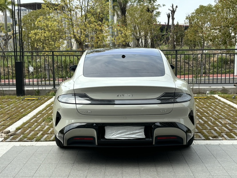 MI SU7 2024 car image #5