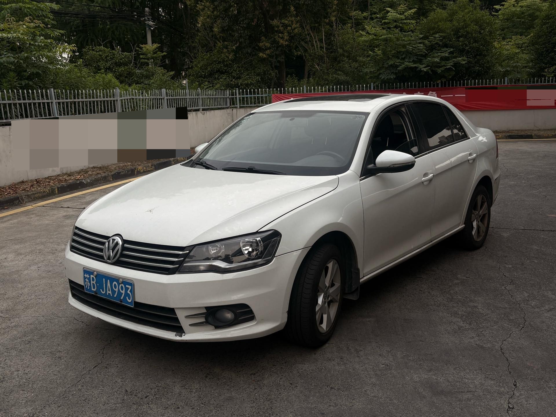 Volkswagen Bora 2013 car image 