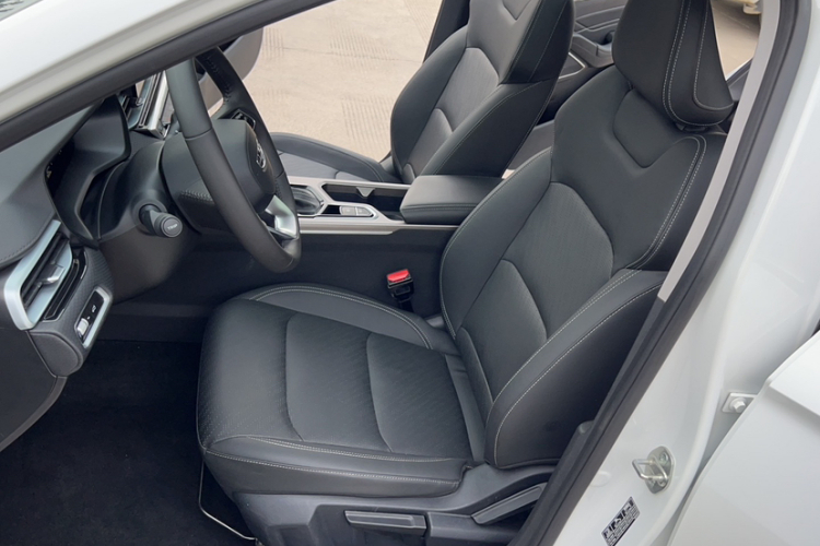 GEELY Emgrand 2022 #15 GEELY Emgrand 2022 car image #15