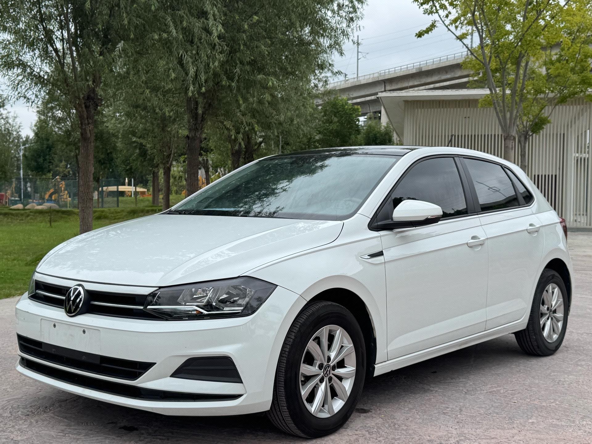 Volkswagen Polo 2023 car image 