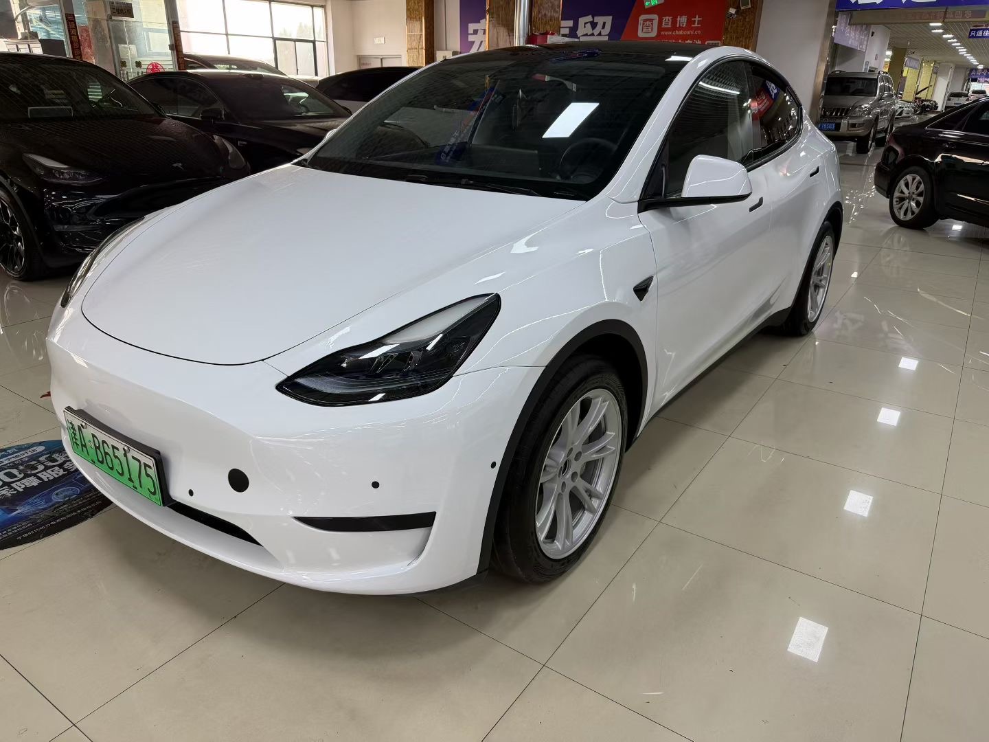 Tesla Model Y 2021 car image #2