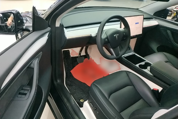 Tesla Model Y 2024 #16 Tesla Model Y 2024 car image #16