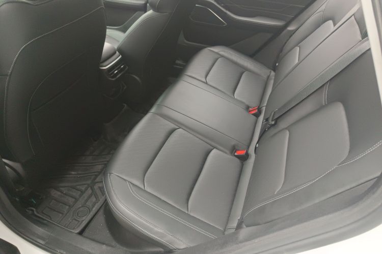GEELY Emgrand 2023 #17 GEELY Emgrand 2023 car image #17