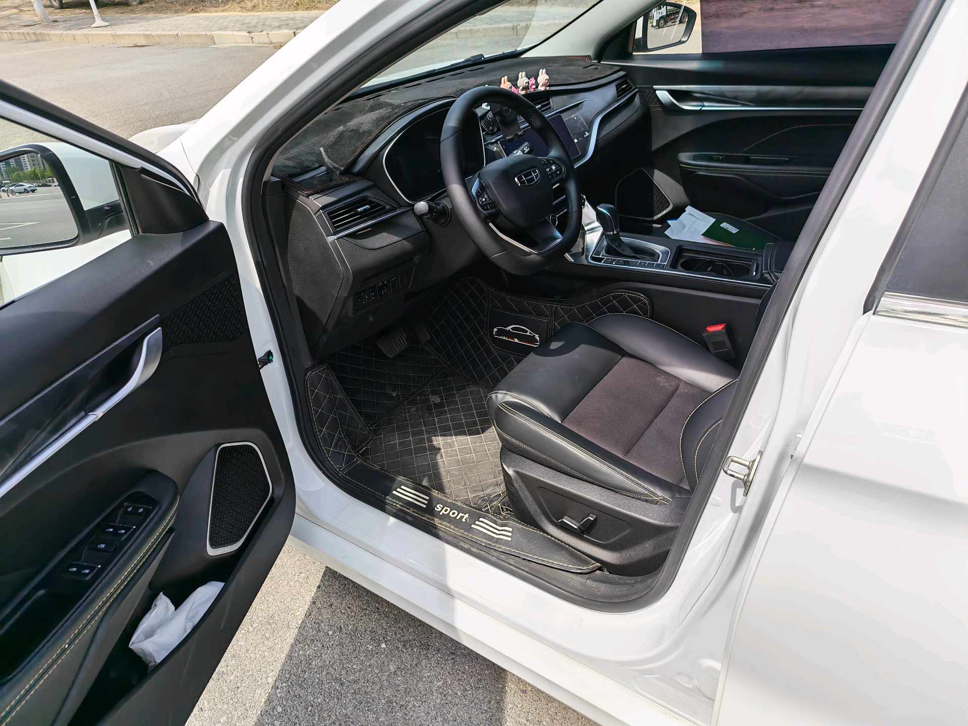 GEELY Binray 2022 car image #8