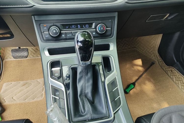GEELY Emgrand 2021 #14 GEELY Emgrand 2021 car image #14