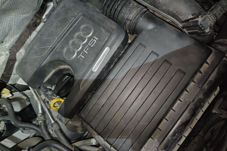Audi Q3 2014 car image #26