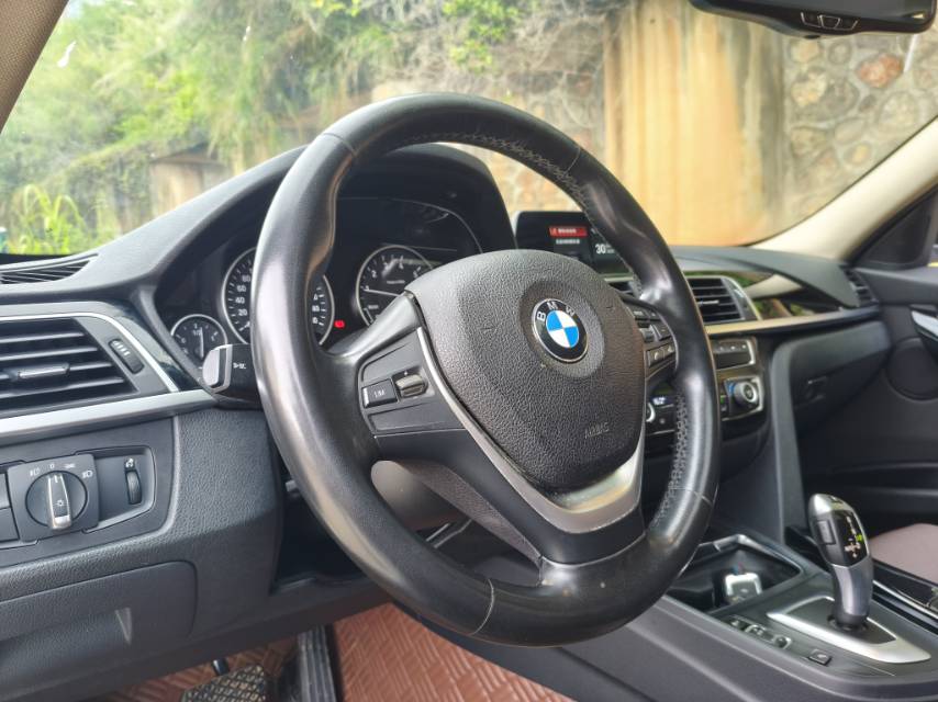BMW 3 Series 2018 car image #5
