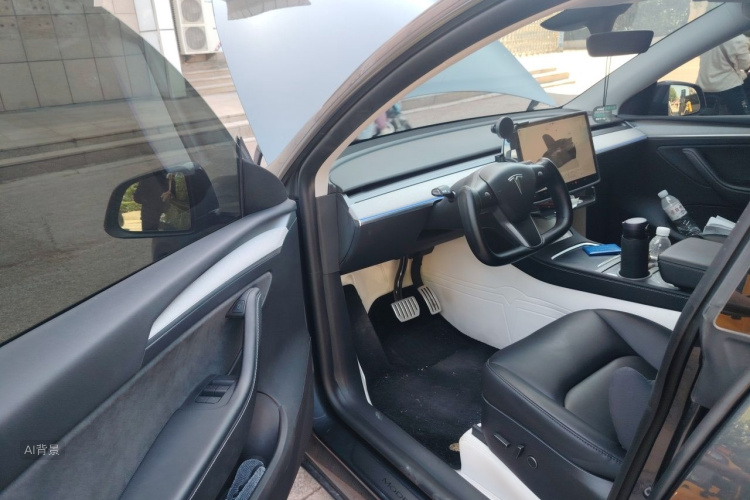 Tesla Model Y 2024 #18 Tesla Model Y 2024 car image #18