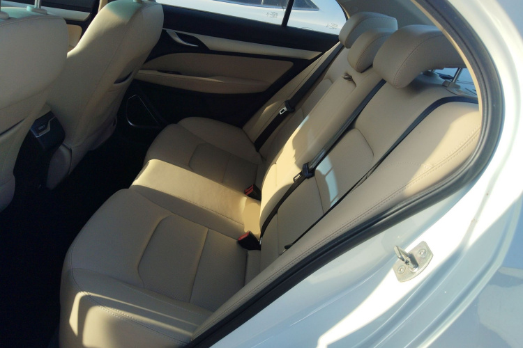 GEELY Emgrand 2018 #17 GEELY Emgrand 2018 car image #17