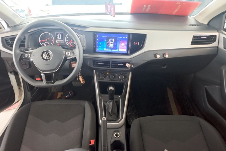 Volkswagen Polo 2021 car image #10