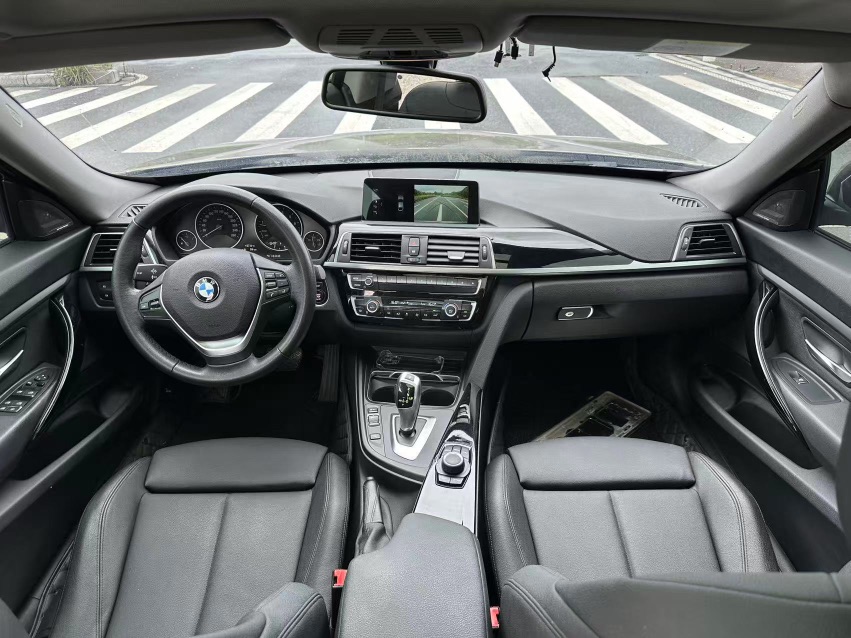 BMW 3 Series GT 2018 car image #4