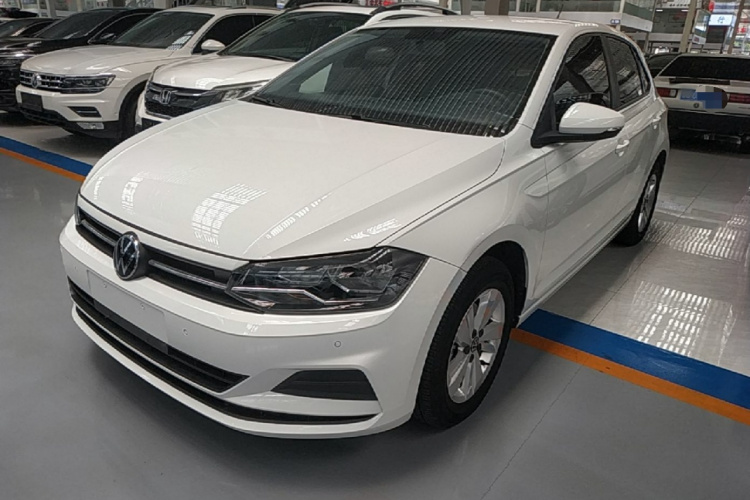Volkswagen Polo 2023 car image #2