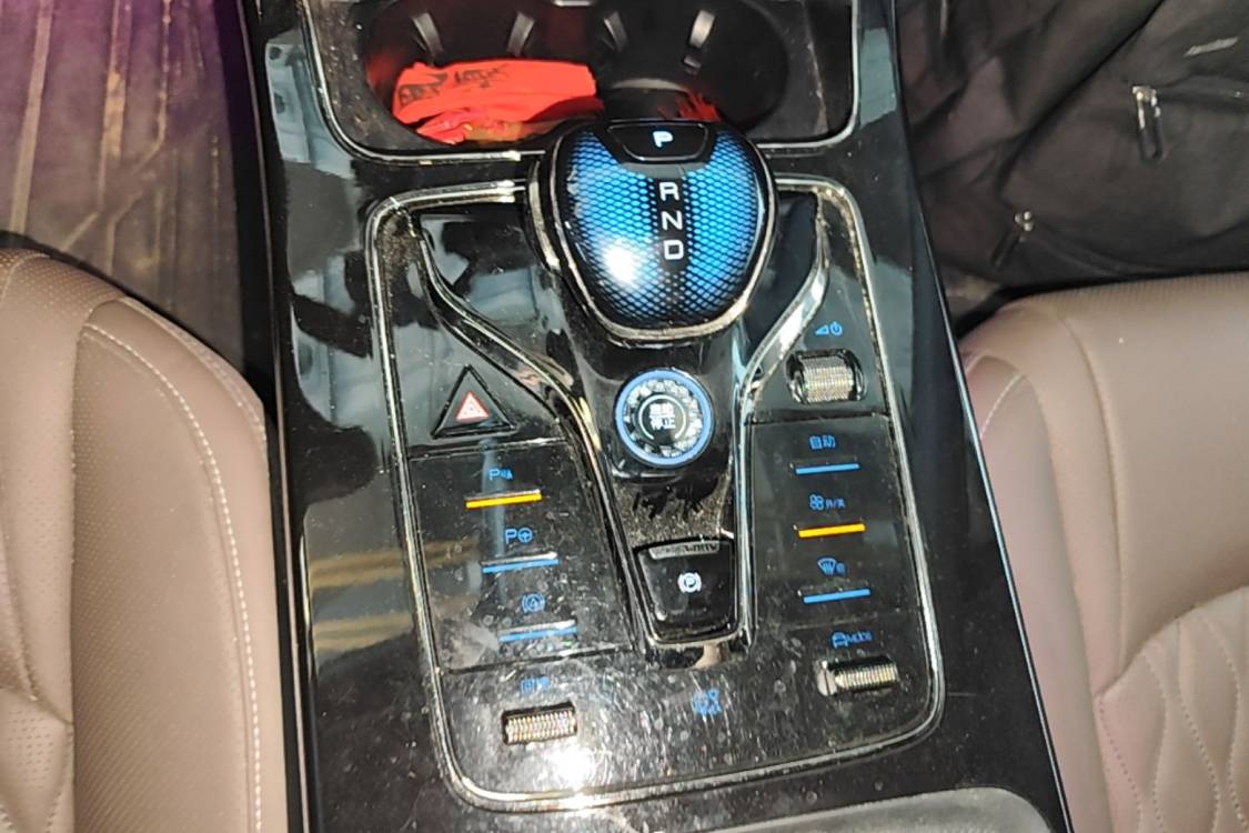 BYD Han 2025 imagem de carro #9