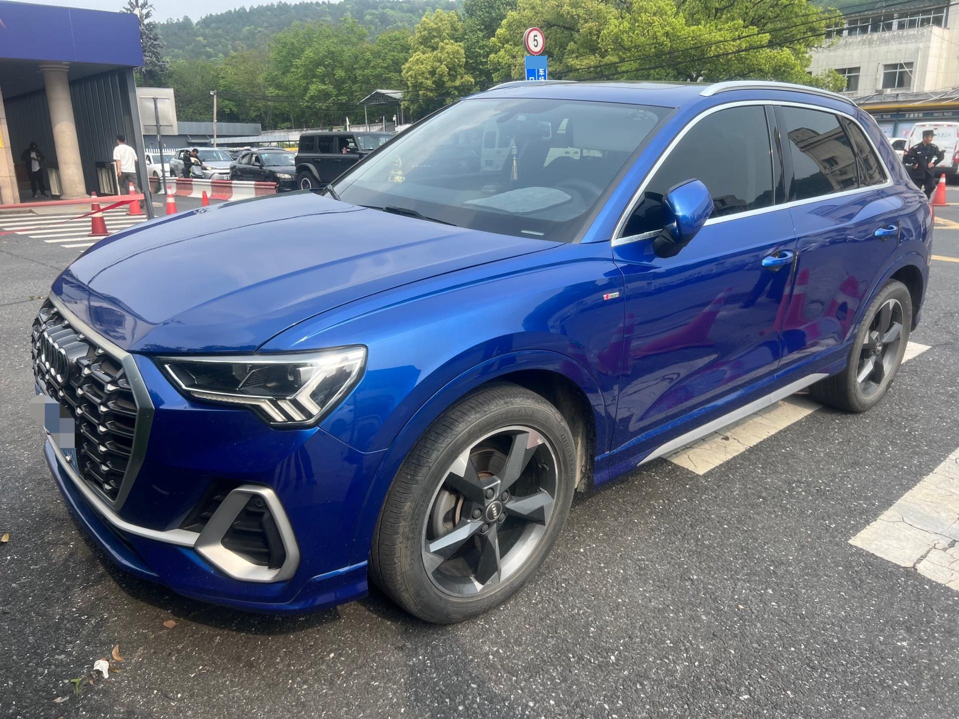 Audi Q3 2019 Audi Q3 2019 car image