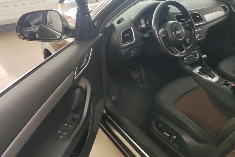 Audi Q3 2017 #16 Audi Q3 2017 car image #16