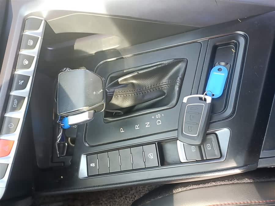 Forthing T5 2019 immagine di auto #8