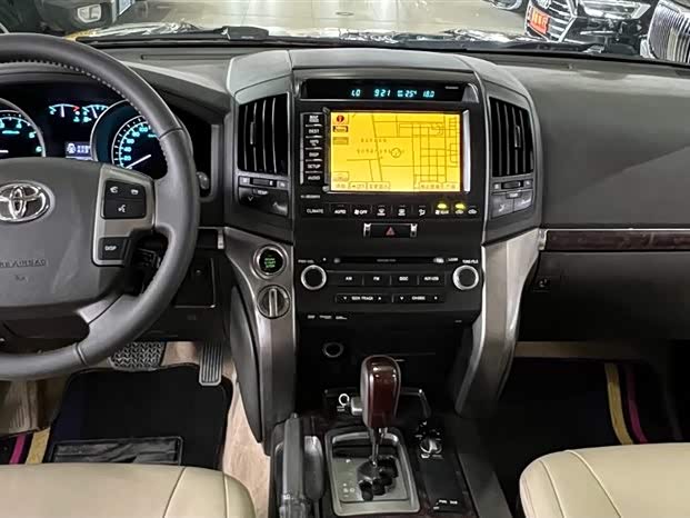 丰田 兰德酷路泽 2011 汽车图片 #8