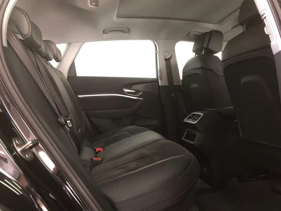 Mercedes-Benz SLK AMG 2021 صورة سيارة #8