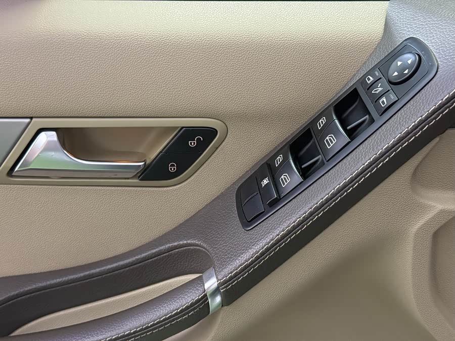 Mercedes-Benz R Class 2014 car image #8