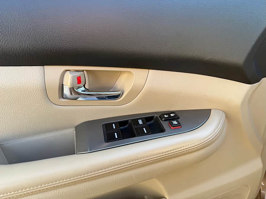 BYD S6 2012 изображение автомобиля #8