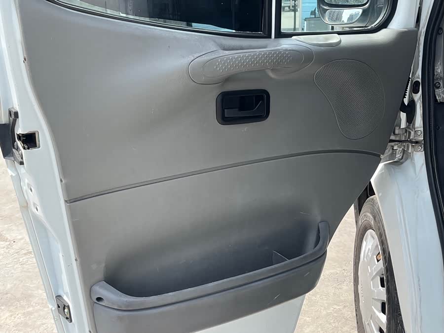 Ford Transit Classic 2016 car image #8