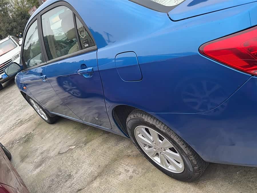 BYD L3 2013 изображение автомобиля #8