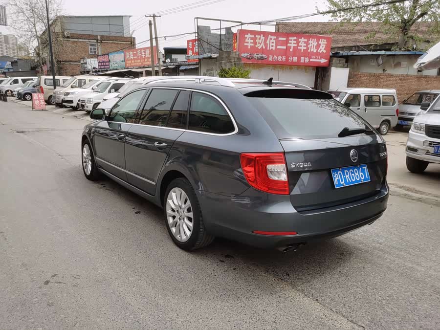 Skoda Superb Combi 2014 car image #8