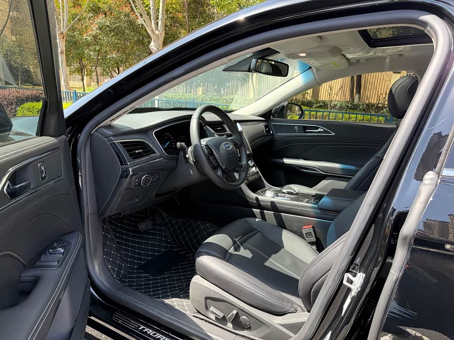 Ford Taurus 2018 car image #8